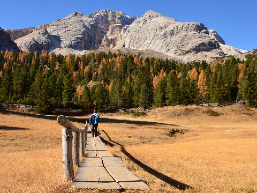 dolomites hiking trips